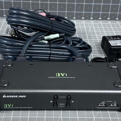 I O GEAR - DBI Two Port Switch with Cables 