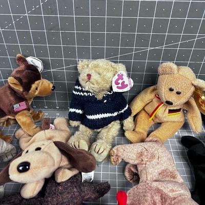 15 Beanie Babies Including "PINCHERS" Lobster, Highly Collectible and Valuable. 