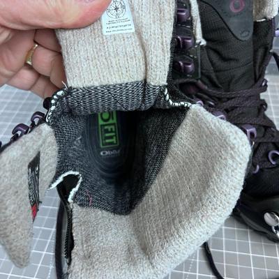 NICE! Oboz Boots Insulated
