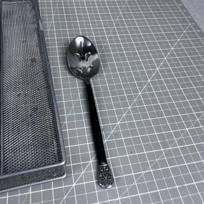Nice Set of Utensils Unique Handle. 