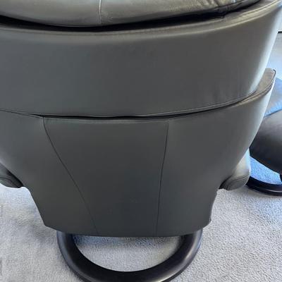 Ekornes Stressless Lounge Chair & Ottoman