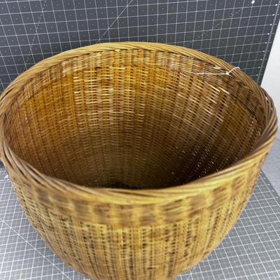 LARGE WICKER Basket