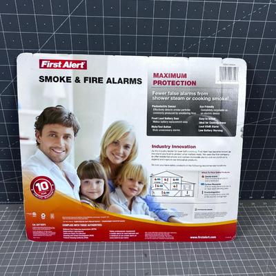 2 NEW Smoke Alarms NEW OLD STOCK 