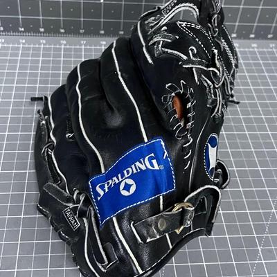 SPALDING Softball Mitt 