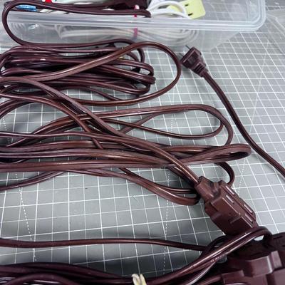 5 Indoor Extension Cords in a tub