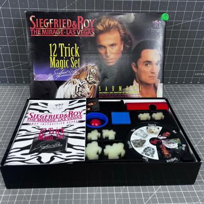 Siegfried & Roy 12 - Trick Magic Set