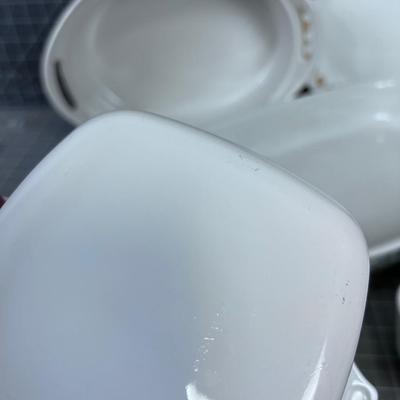 5 Pieces of CORELLE & Corning ware with Lids
