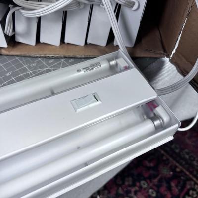 7 Florescent Fixtures 24" Like New 