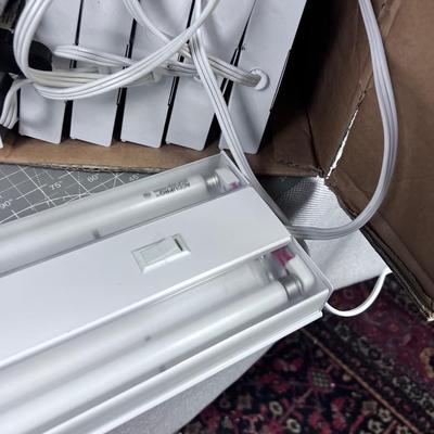 7 Florescent Fixtures 24" Like New 