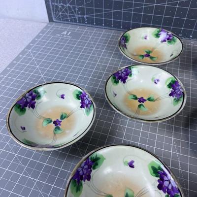 Nice Hand Painted Berry Bowls (12) 