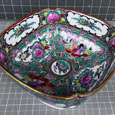 Fantastic Bowl, Antique Japanese with Pictorial on the sides 