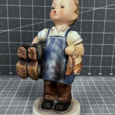 M. J. Hummel, Old  Cobbler