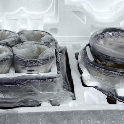 Temptations Old World 16-Piece Bakeware SET NEW~~~