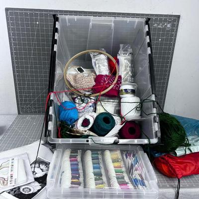 Yarn, Floss: Crafting and knitting etc. GIANT TUB 