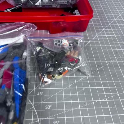 Bin of LEGOS: Looks like Star Wars Items