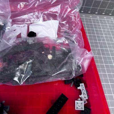 Bin of LEGOS: Looks like Star Wars Items