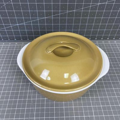 Nice LOVELY Tan Casserole Dish with Lid