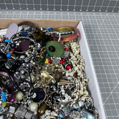Tray of Costume Jewelry 