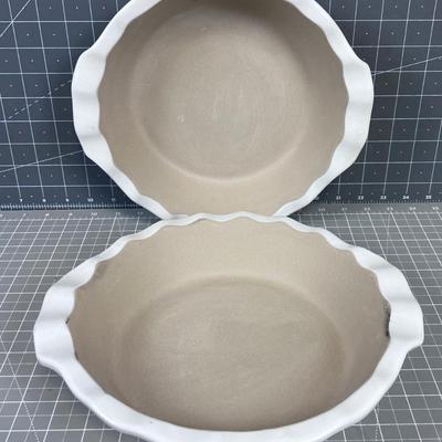 2 Nice Pie Pans, by PAMPERED CHEF Scalloped Edge 