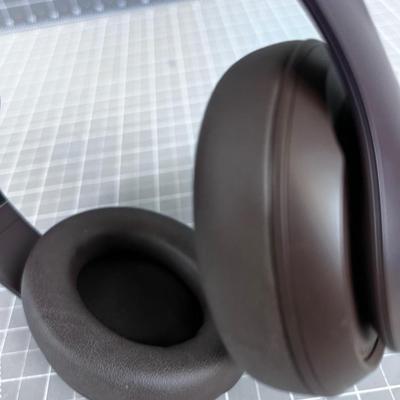 BEATS Blue Tooth Head Phone 