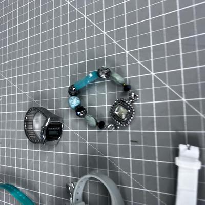 Watch Lot: Women's 