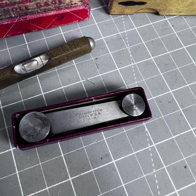 5 Gauges or Indicators. 