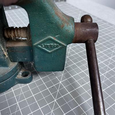 LITTLESTOWN Bench Vice, Green 
