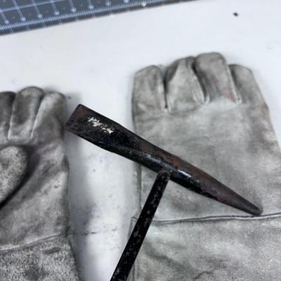 Welding Gloves and Hammer