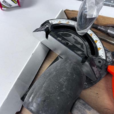 Building Tools; Cats Claw, Hammer 