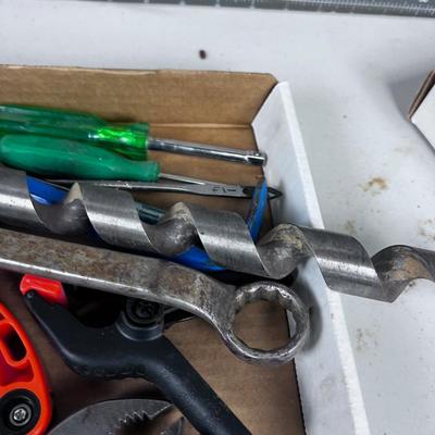 Building Tools; Cats Claw, Hammer 