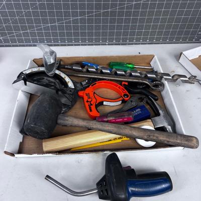 Building Tools; Cats Claw, Hammer 