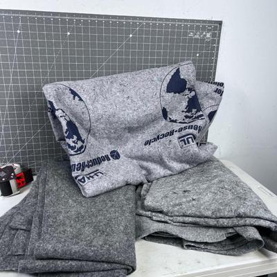 3 Packing Blankets 