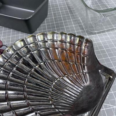 Muffin Tins, Jello Mold, Cake Pan 