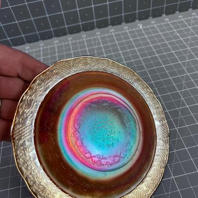 2 Pieces of Carnival Glass Saucer and Vase