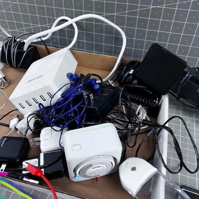 Pile of Wire : Chargers Etc. 