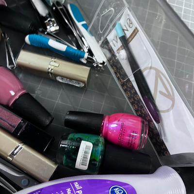 Tub of Finger Nail Stuff