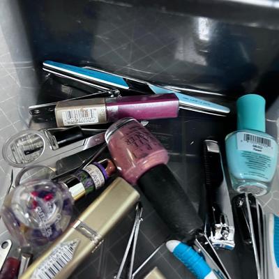 Tub of Finger Nail Stuff