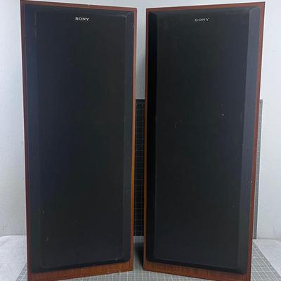 Set of Speakers by SONY Model SSU431 Tower Cabinet Speaker  