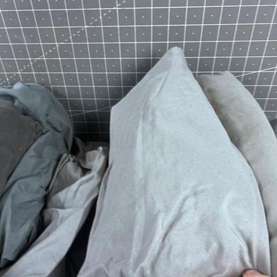 2 Sets of Gray QUEEN Sheets 