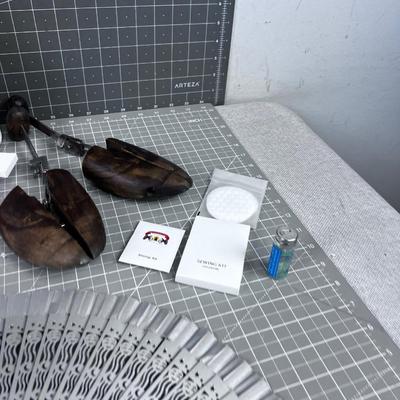 Pile of Spa Shower / Bathroom Items 
