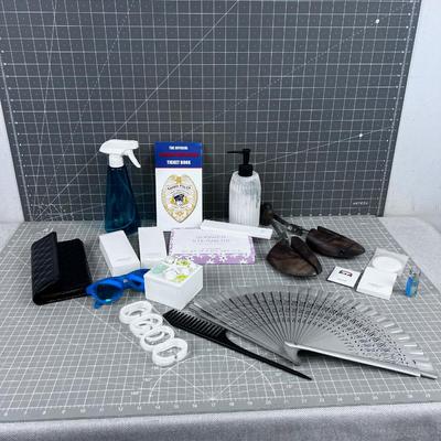 Pile of Spa Shower / Bathroom Items 