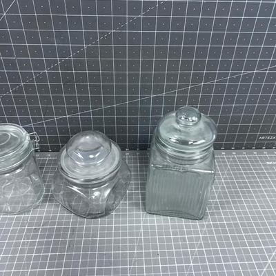 3 COVERED JARS 