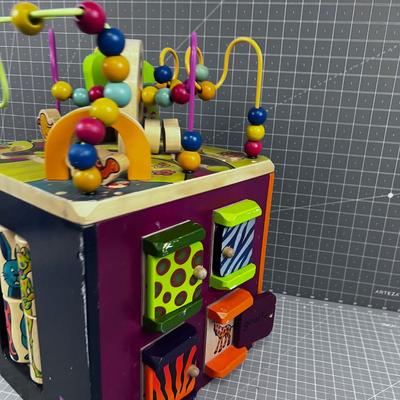 ZANY ZOO WOODEN ACTIVITY Center 
