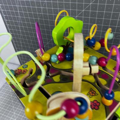 ZANY ZOO WOODEN ACTIVITY Center 