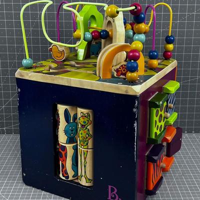 ZANY ZOO WOODEN ACTIVITY Center 