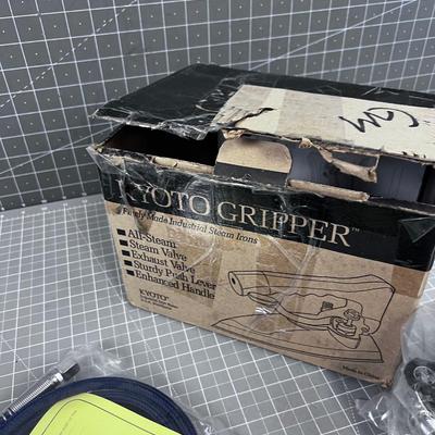 KYOTO Gripper Steam Iron