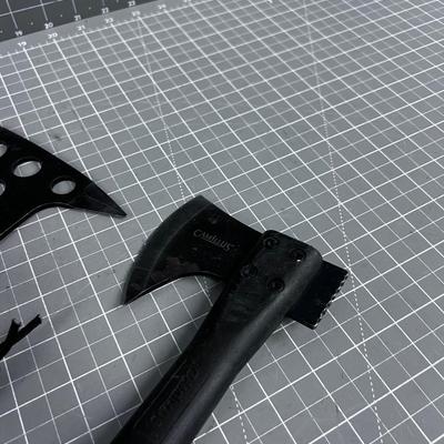 2 Tomahawks 