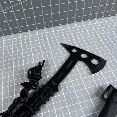 2 Tomahawks 