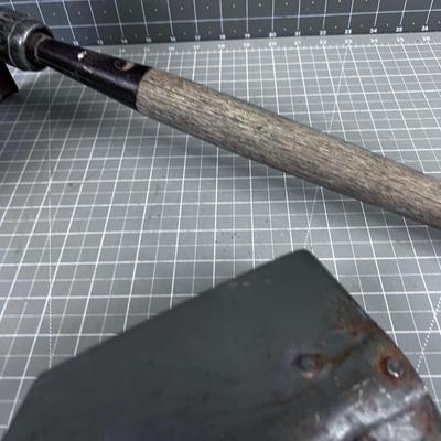 2 Folding Shovels 