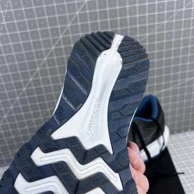 SAUCONY Cohesion Trail 16, LIKE NEW 